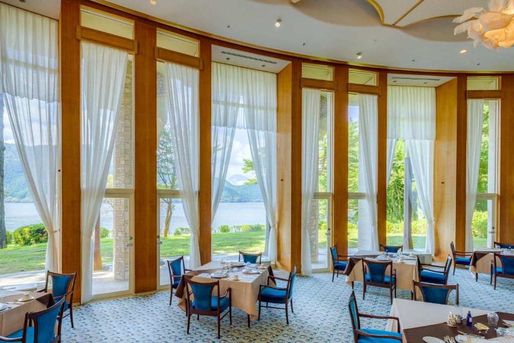 هتل د پرایس لیک آشینوکو